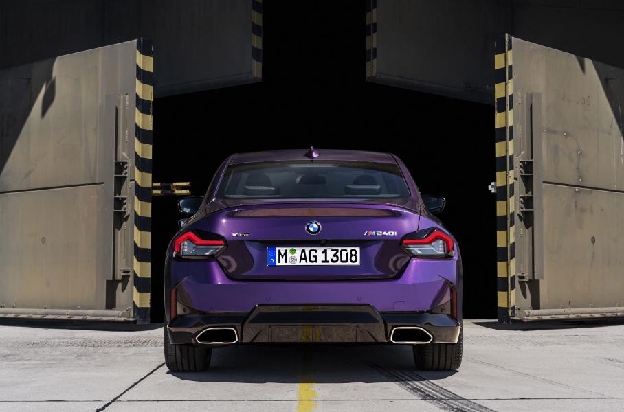 Компания BMW представила новое поколение купе BMW 2-Series