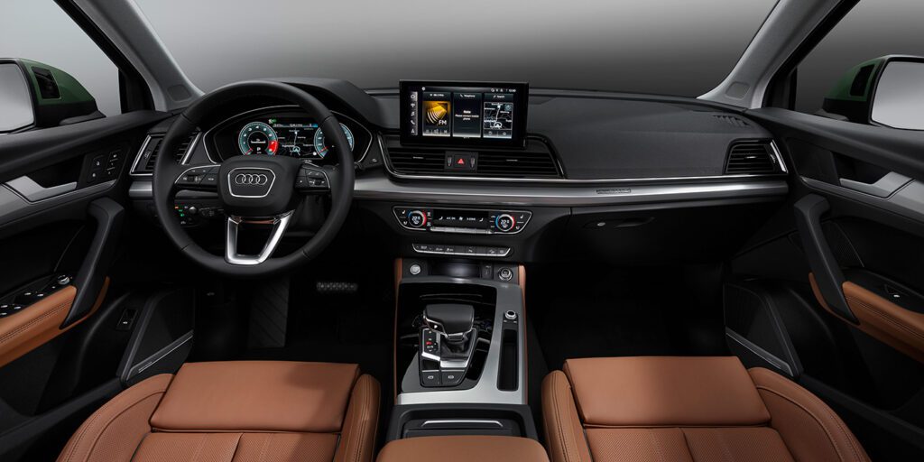 Audi презентовала обновленный кроссовер Audi Q5
