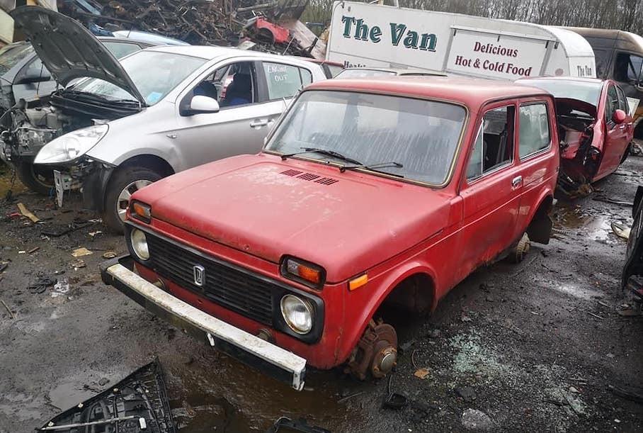 В Шотландии найдена свалка со старыми автомобилями Lada