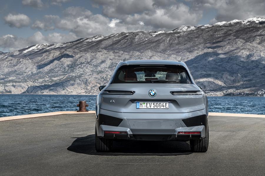 Новый электрокроссовер BMW iX оценили на рынке РФ от 8,5 млн рублей