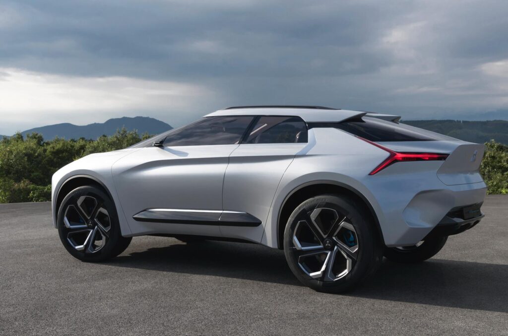 Компания Mitsubishi презентует серийную версию концепта e-Evolution в 2021 году