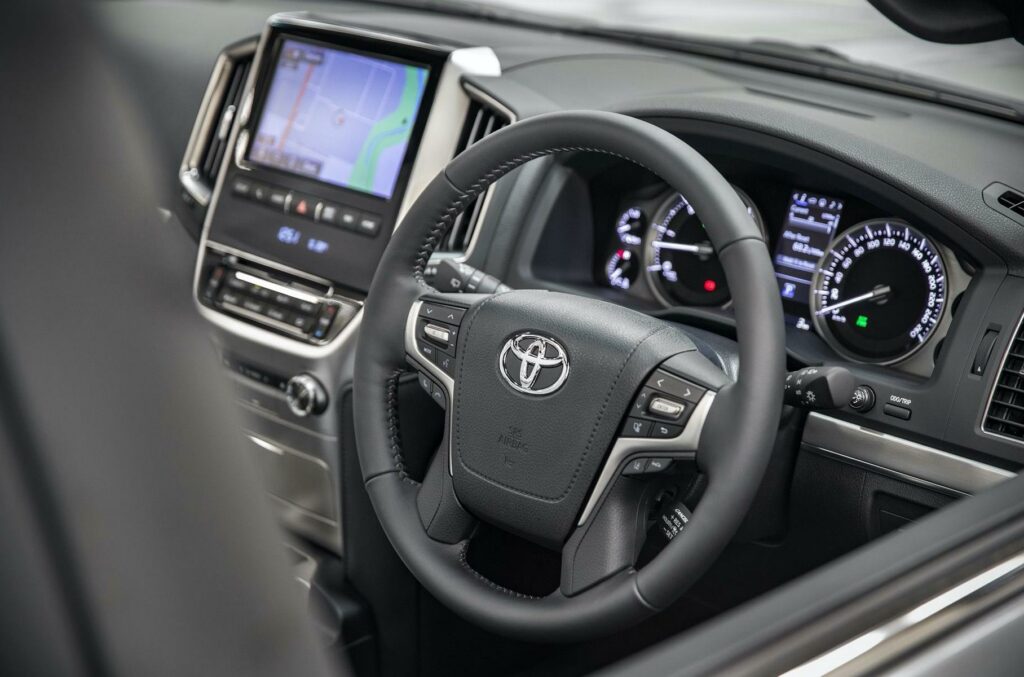 Внедорожник Toyota Land Cruiser получил спецсерию Sahara Horizon