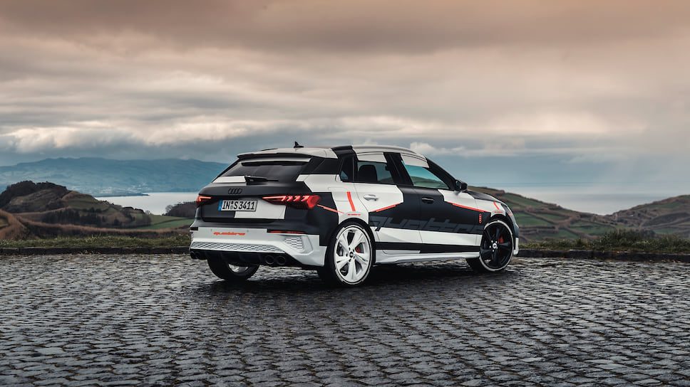 Компания Audi впервые показала новый S3 Sportback