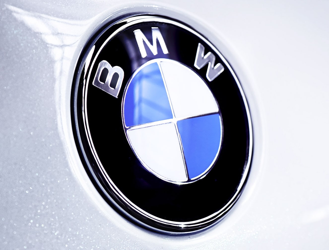Юбилейный значок бмв. BMW знак. Марка БМВ. БМВ лого. Фирменный знак БМВ.