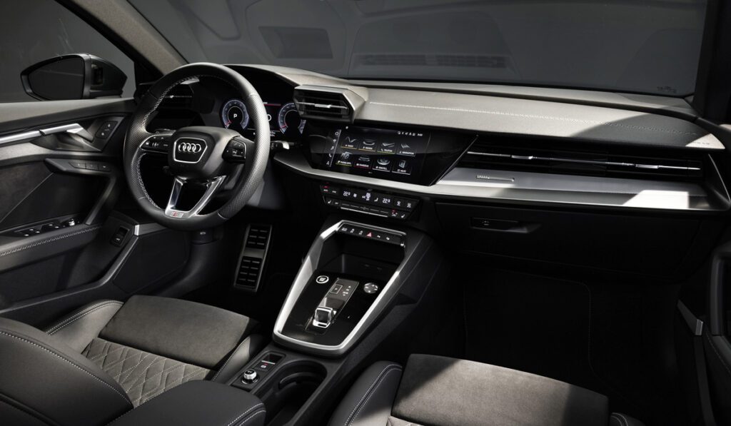 Официально представлен новый седан Audi A3