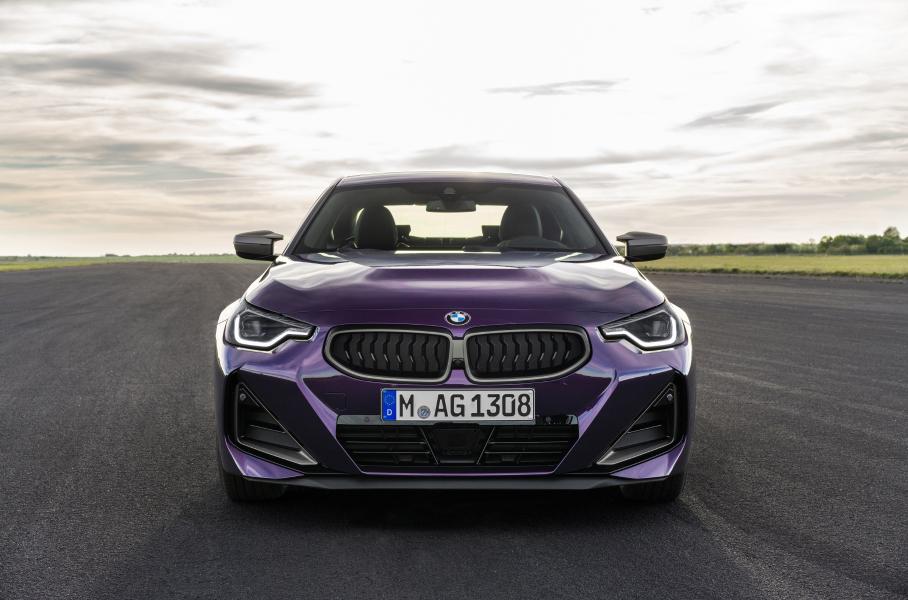 Компания BMW представила новое поколение купе BMW 2-Series