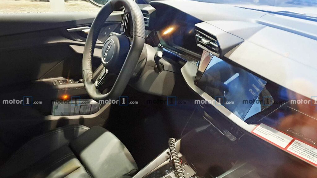 Новый Audi S3 сфотографировали с минимальным камуфляжем