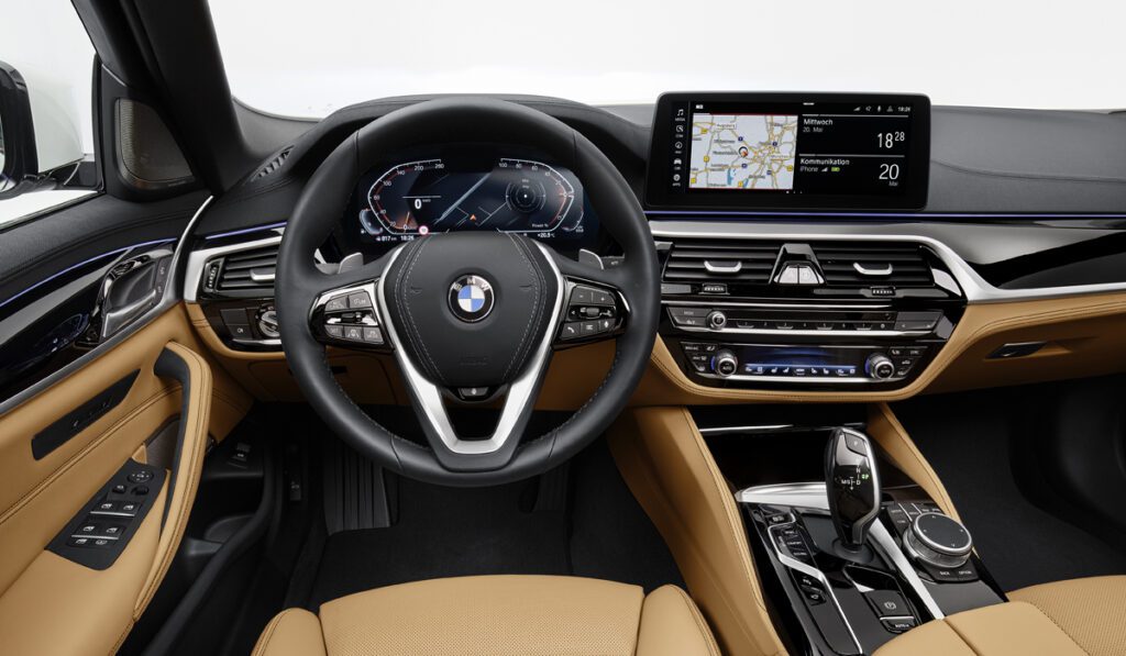 BMW представила обновленную BMW 5 Series