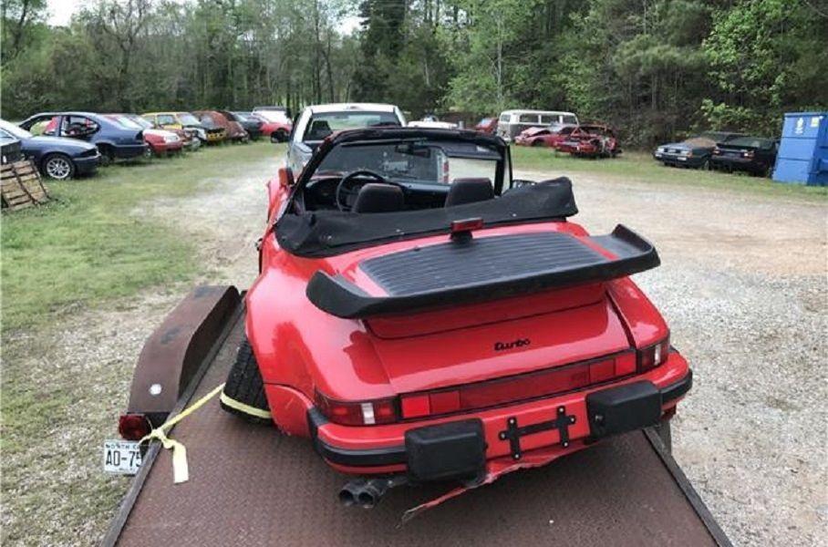 Разбитый Porsche 911 Turbo Slant Nose продают по цене нового Cayenne