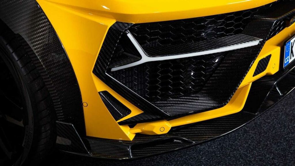 Немецкое тюнинг-ателье доработало Lamborghini Urus