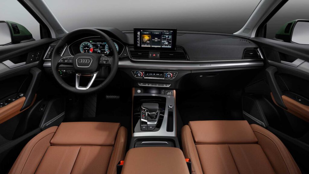 AUDI запустила продажи обновлённых кроссоверов Audi Q5 и Audi SQ5 в РФ