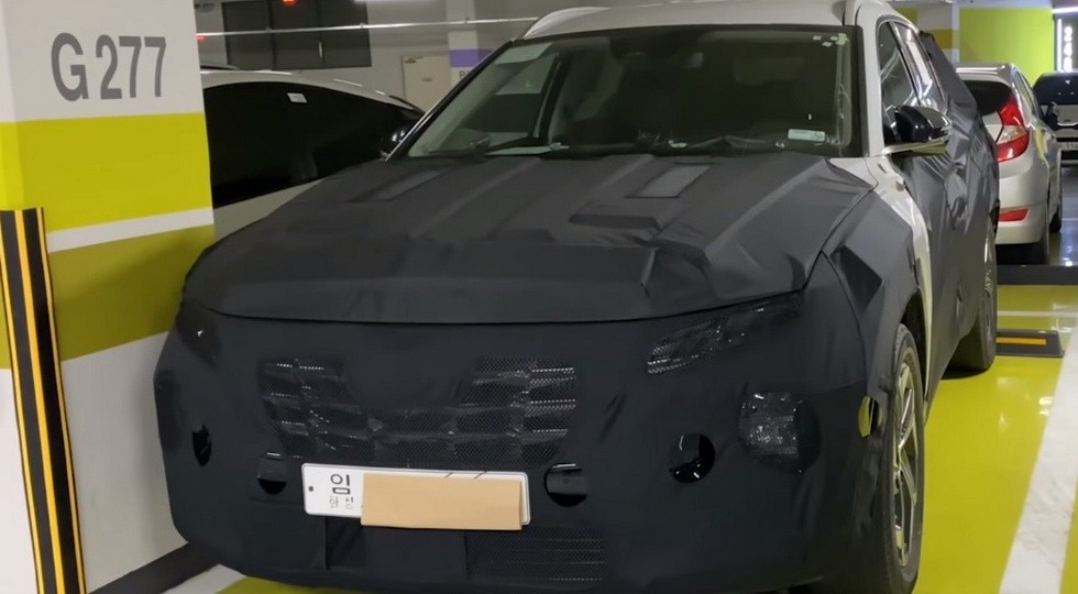 Новый кроссовер Hyundai Tucson показали на шпионском видео