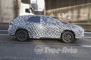 Фото нового поколения Lexus RX во время дорожных испытаний