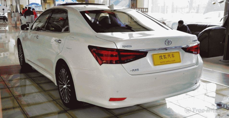Toyota весной начинает продажи нового седана Crown