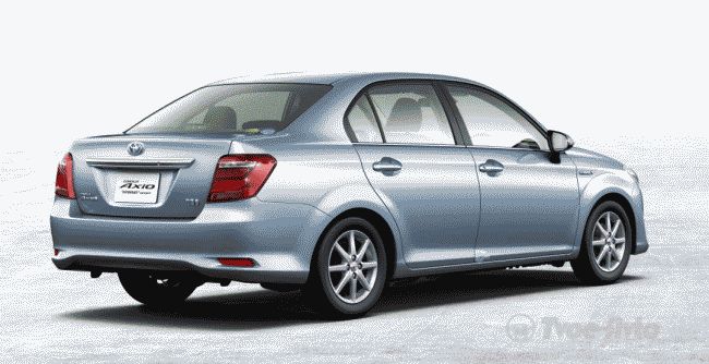Toyota официально представила рестайлинговую Corolla
