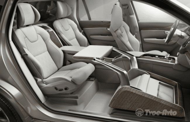 Volvo представила трехместный внедорожник XC90 Lounge Console