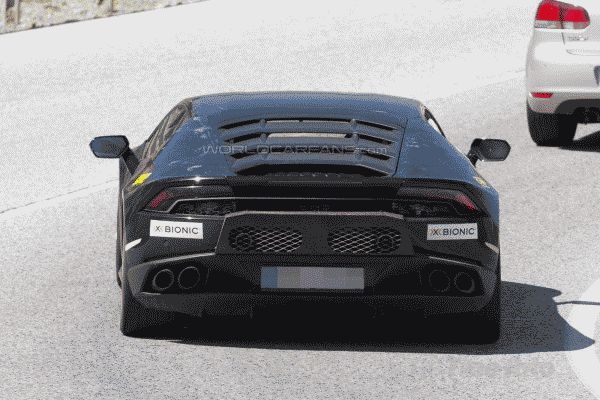 Lamborghini вывела на тесты новую версию Huracan