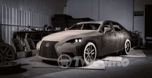 Специалисты Toyota создали полноразмерную бумажную копию седана Lexus IS