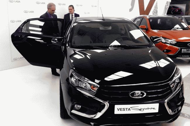 Опубликованы новые фото удлиненной Lada Vesta Signature
