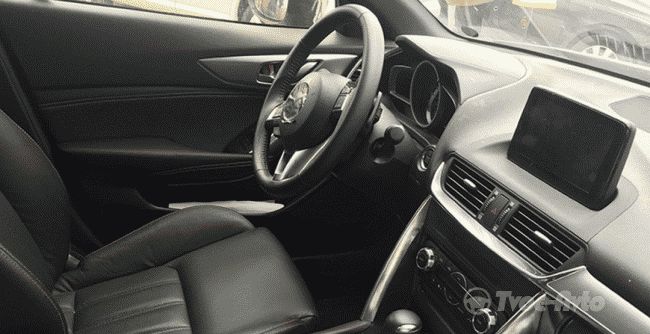 Mazda рассекретила салон кроссовера CX-4