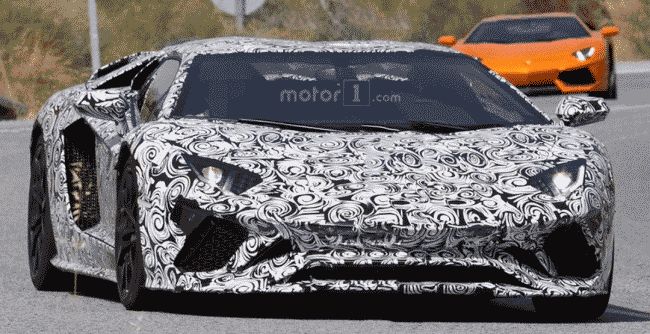 Lamborghini тестирует обновленный Aventador