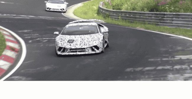 Lamborghini тестирует обновленный Aventador