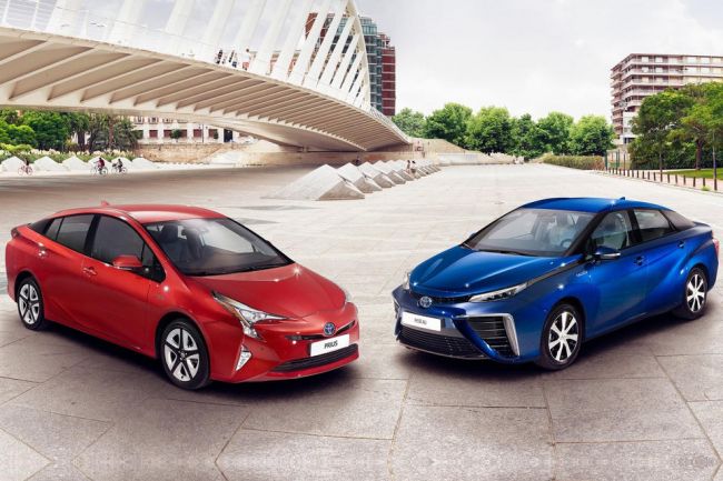 Гибридная модель Toyota "Prius" возвращается на российский рынок