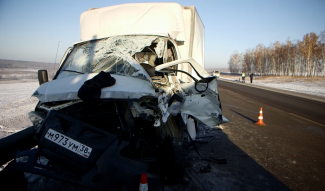 ДТП на трассе «Сибирь» унесло жизнь водителя «Газели» из-за столкновения с «КамАЗом»