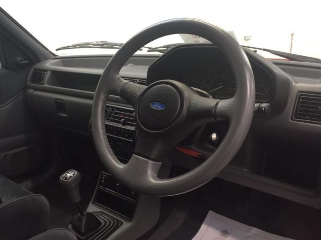 За старенький Ford Fiesta RS запросили $25 тысяч