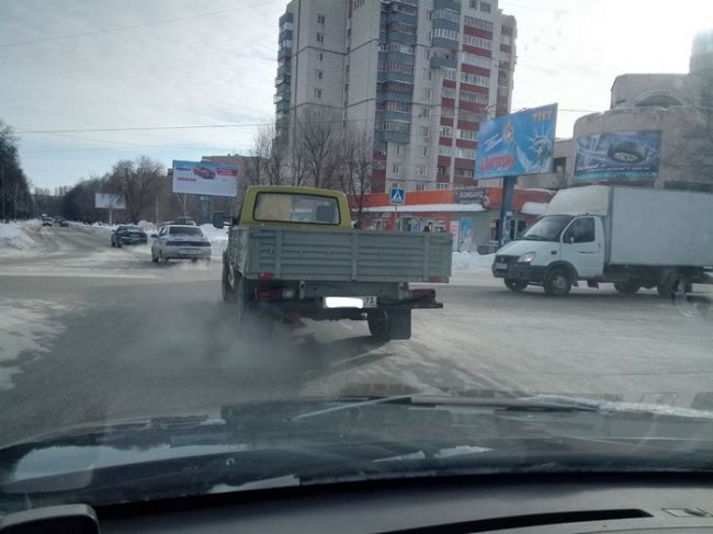 В Сети появились новые снимки «тяжёлого» УАЗ Карго
