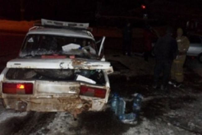 Два ВАЗа столкнулись в Кузнецке, серьезно пострадал один из водителей