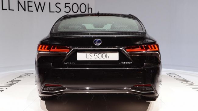 Флагманский Lexus LS 500h 2018 дебютировал в Женеве