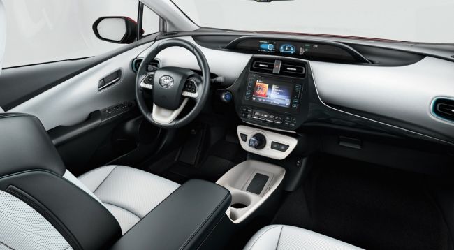 Российские дилеры Toyota начали продажи нового Toyota Prius