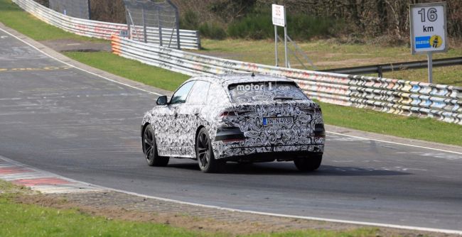 Audi впервые вывела флагманский Q8 на трассу Нюрбургринга