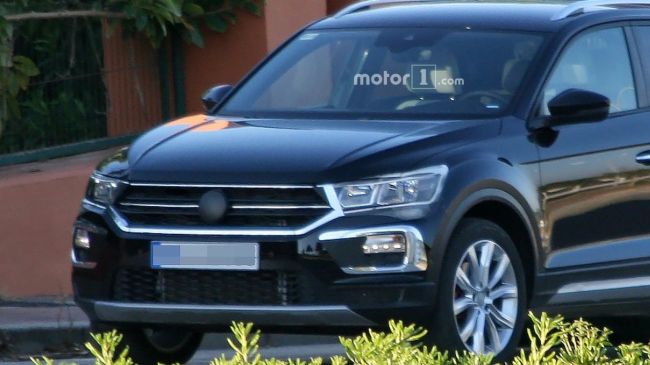 Новый Volkswagen T-Roc дебютировал на шпионских фото без камуфляжа