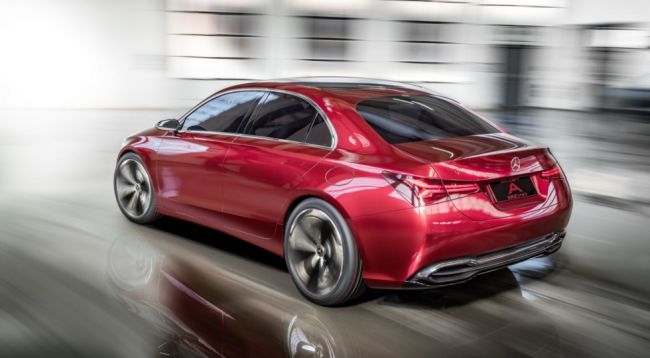 Mercedes-Benz показал прототип нового компактного седана A-Class‍