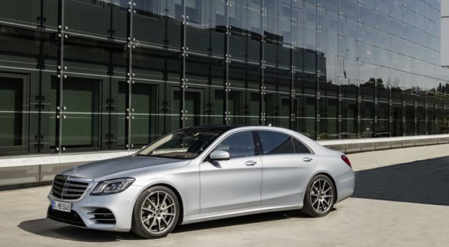 Mercedes-Benz представил обновлённый седан S-Class в Шанхае
