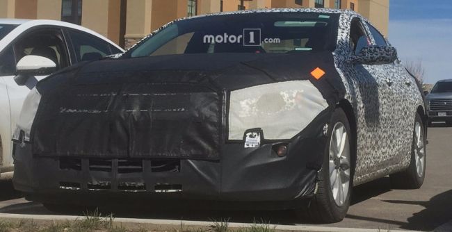 Новый Chevrolet Malibu 2019 попал в объективы камер 