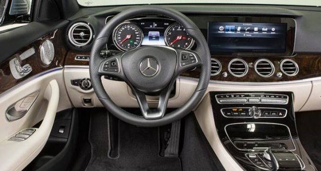 Объявлена долларовая цена на седан Mercedes-Benz E300 2017 