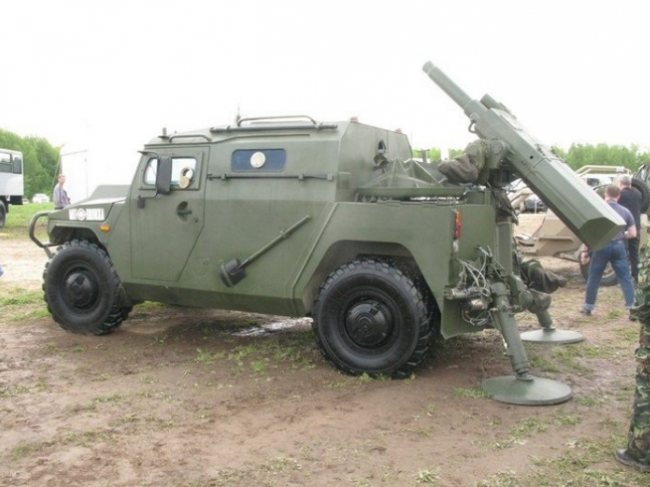 В Сети опубликованы снимки бронемашины «Тигр-М» со 120-мм миномётом
