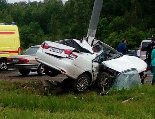 В Тверской области в ДТП с участием двух легковушек погиб молодой водитель Тойоты