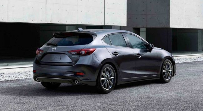 Mazda отзывает более 200 тысяч своих авто из-за проблем со стояночным тормозом