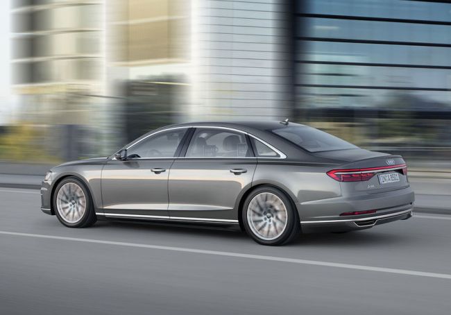 Audi официально представила свой новый седан "A8"с автопилотом