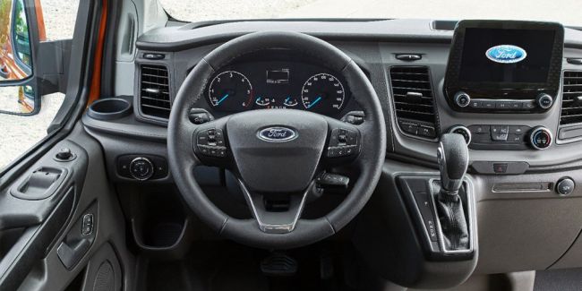 Новый фургон Ford Transit Custom в РФ появится в конце 2017 года