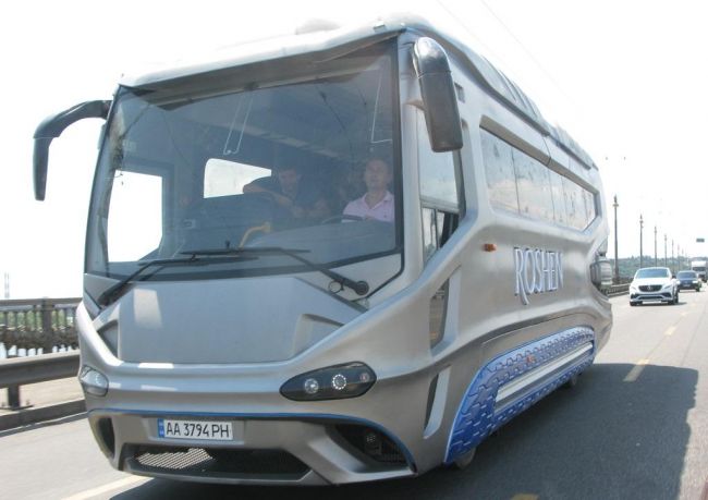 Видео: В Украине создали новый автобус с космическим дизайном 