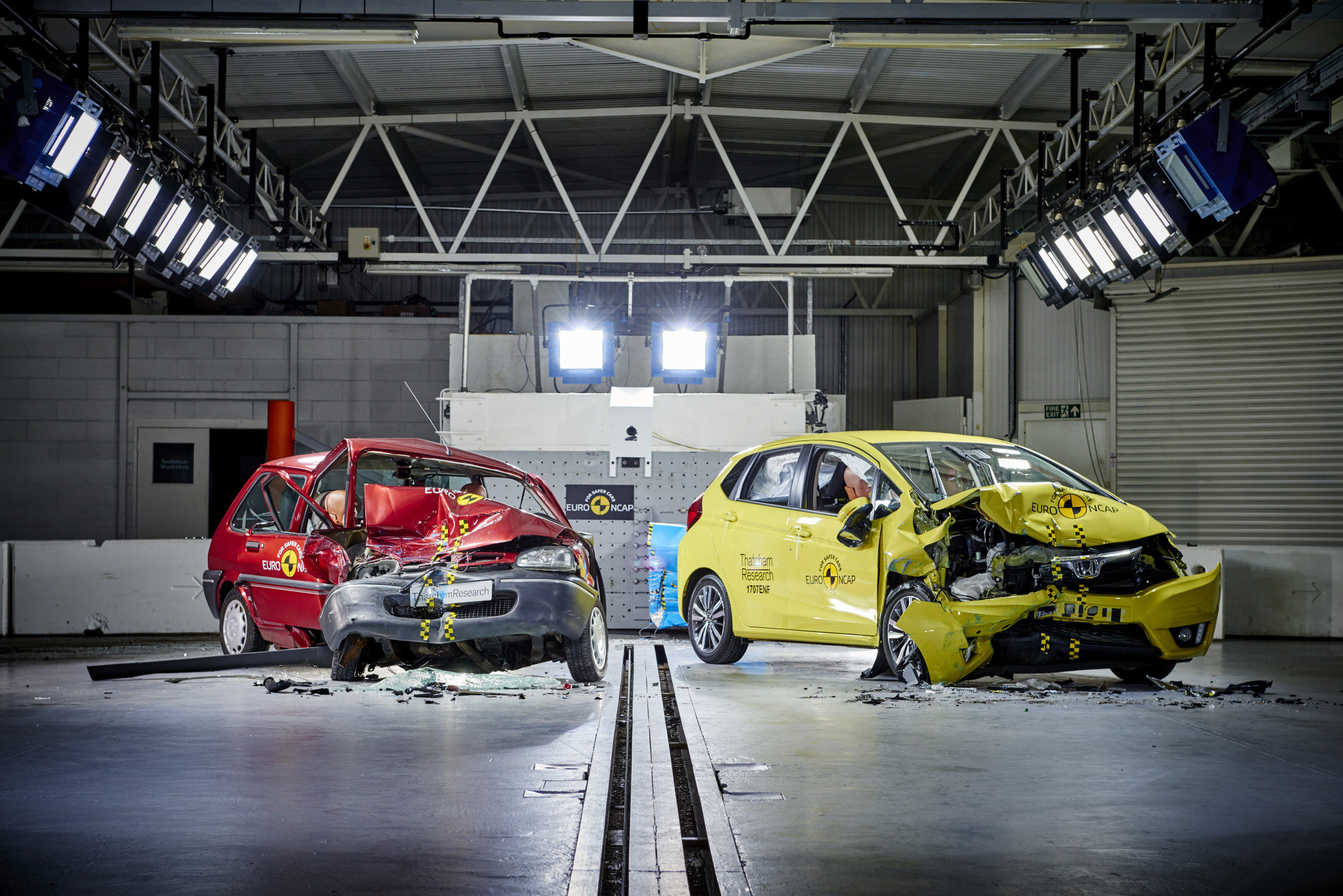 Новейшая безопасность автомобиля. Euro NCAP краш тест. Euro NCAP BMW 1. Краш тест Rover 100. Краш ТТ.